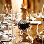 Chateau Fombrauge Hotell *