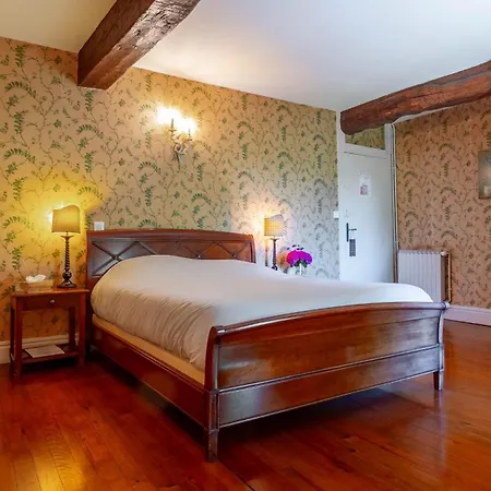 Отель Chateau Fombrauge Saint-Christophe-des-Bardes