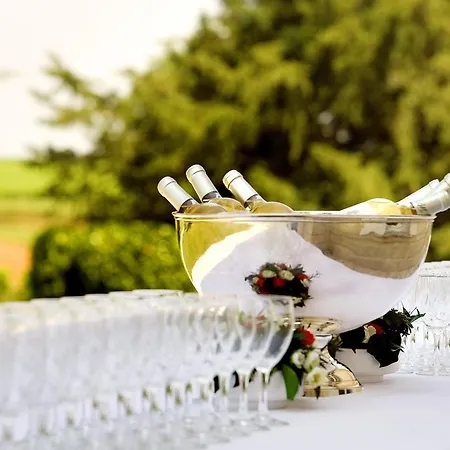 Chateau Fombrauge Bed & Breakfast *